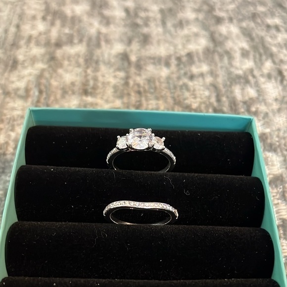 Size 7 Fashion Ring Set - Picture 3 of 10